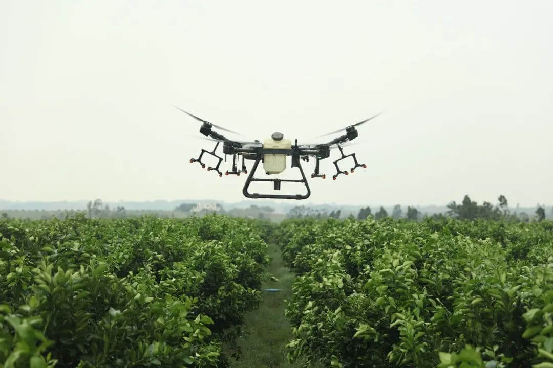 Drone ile Bahçe İlaçlama: Agras T30 Dal Hedefleme Teknolojisi